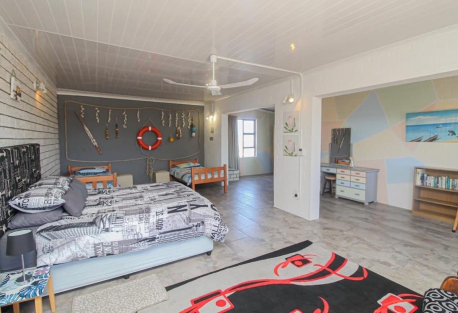5 Bedroom Property for Sale in Britannia Reef Estate Western Cape